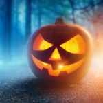 Uitdagende Halloween kleurplaat voor volwassenen